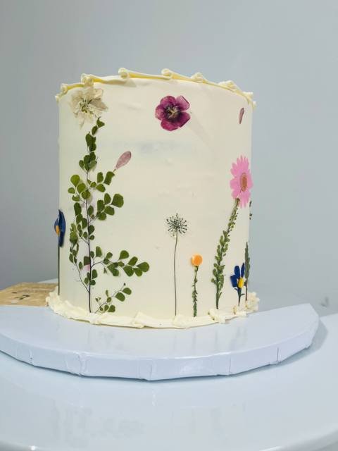 Pressed wildflower buttercream cake